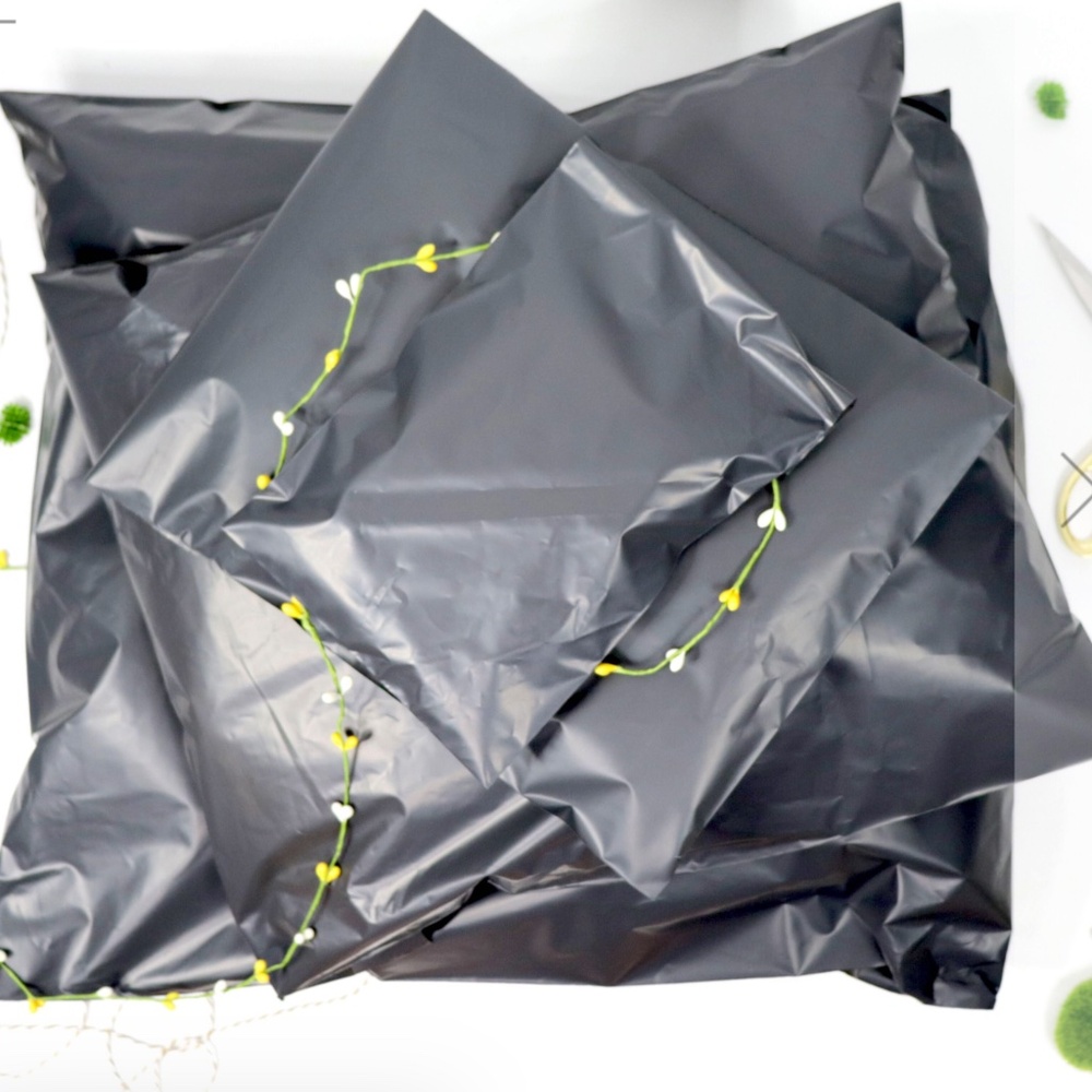 40 6x9 Black design polymailer